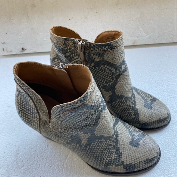 Lucky Brand Basel Double Zip Bootie in Chinchilla Slither Colorway Size 7M - Picture 14 of 16